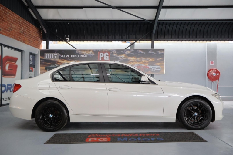 2015 BMW 3 Series 320i auto